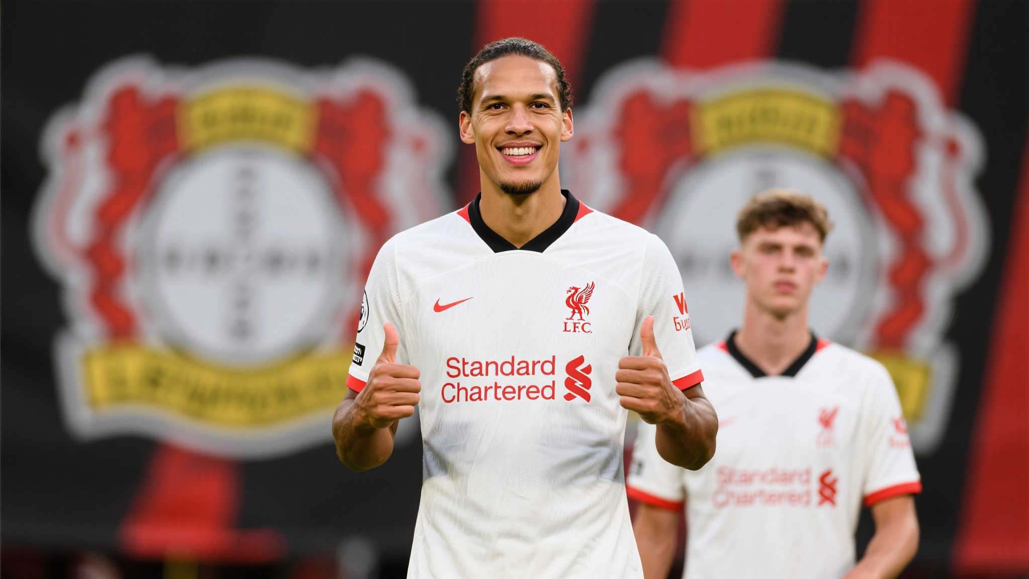 罗马诺爆料:勒沃库森锁定22岁利物浦中卫宽萨! 对于勒沃库森而言,这笔签约不仅是后防线的直接补强,