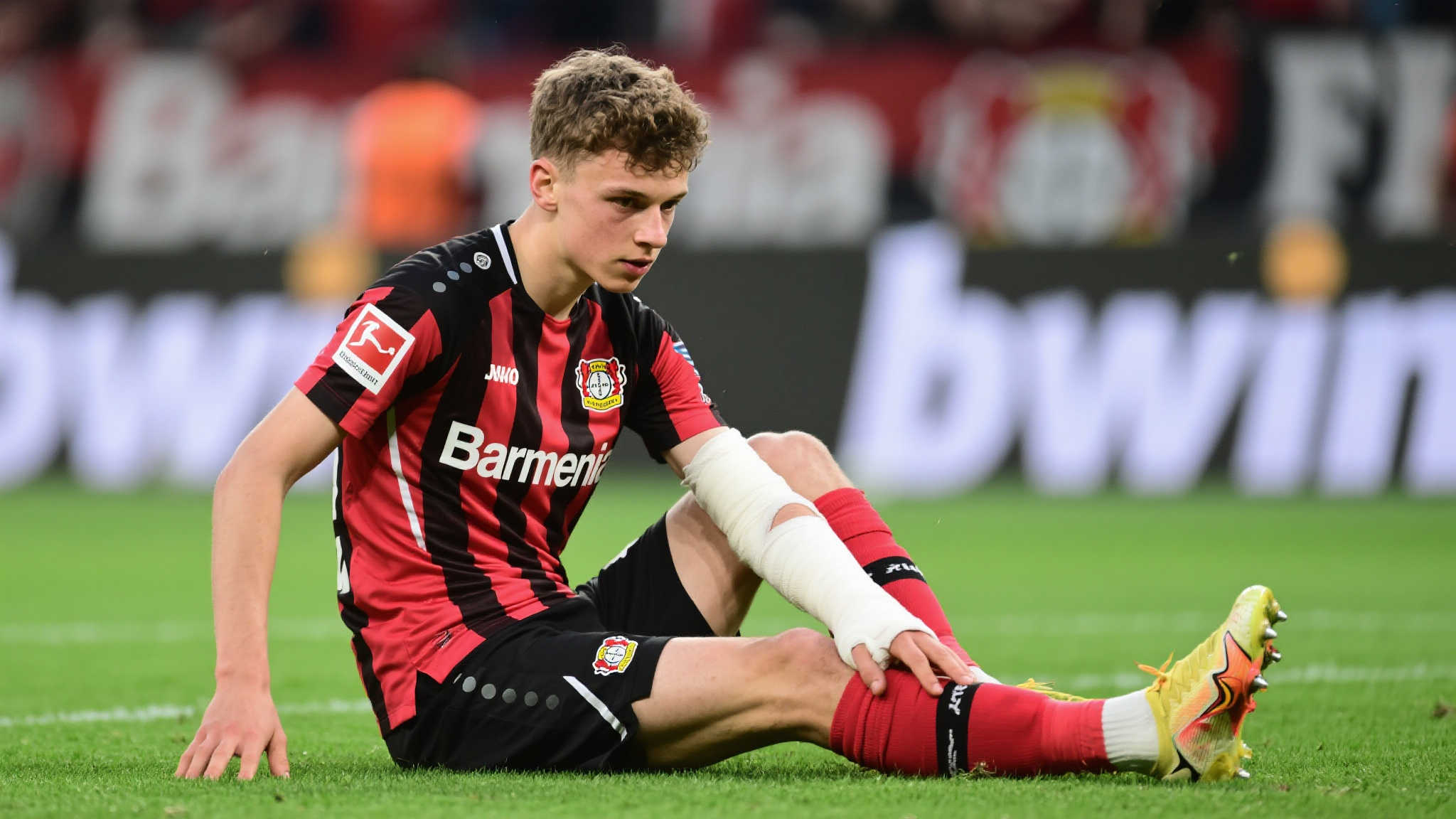 在体育竞技的世界中，受伤是一名运动员最不愿面对却无